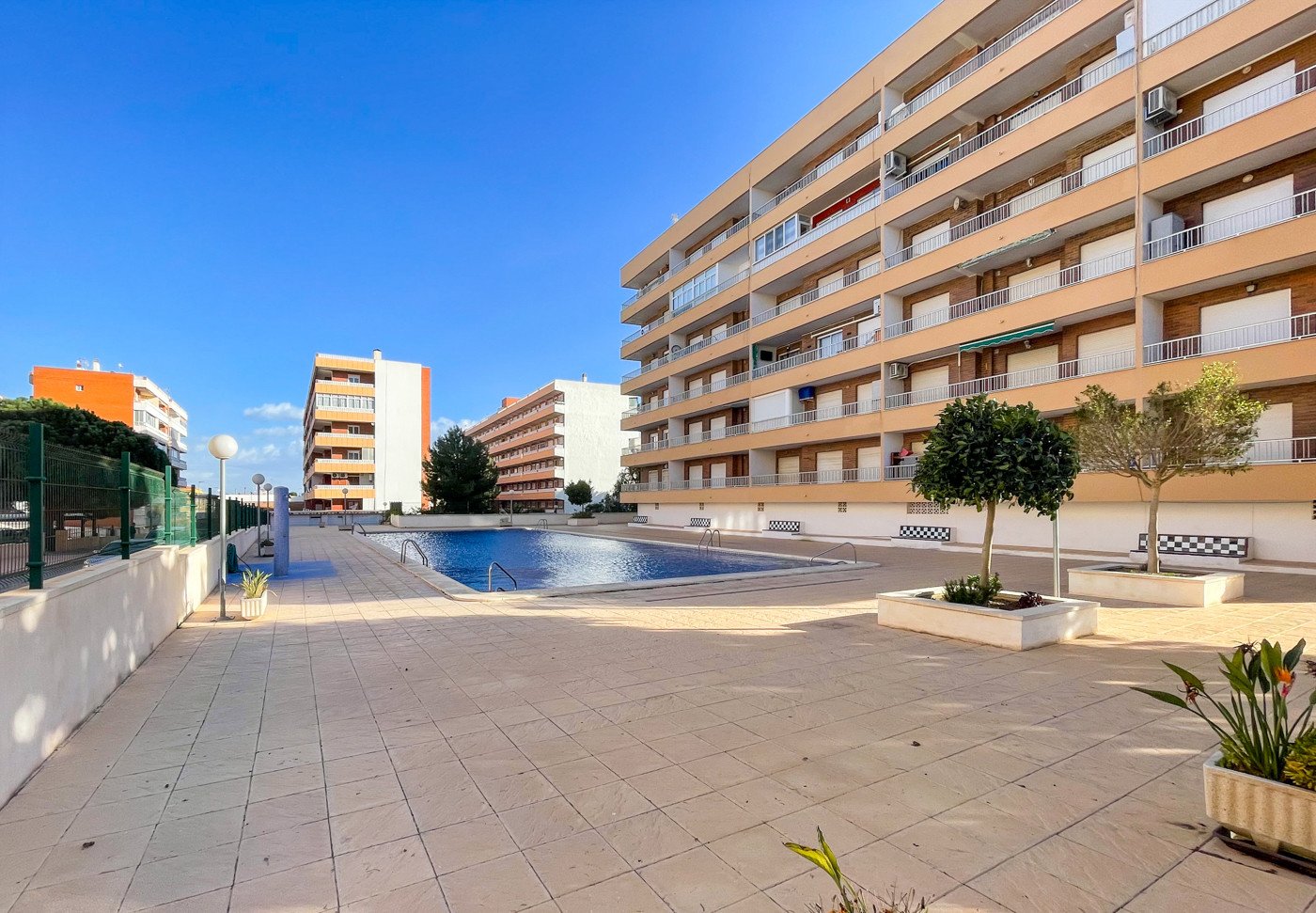 Apartamento en Torrevieja, Alicante, España 2 dormitorios, 70 m2 No. 190371