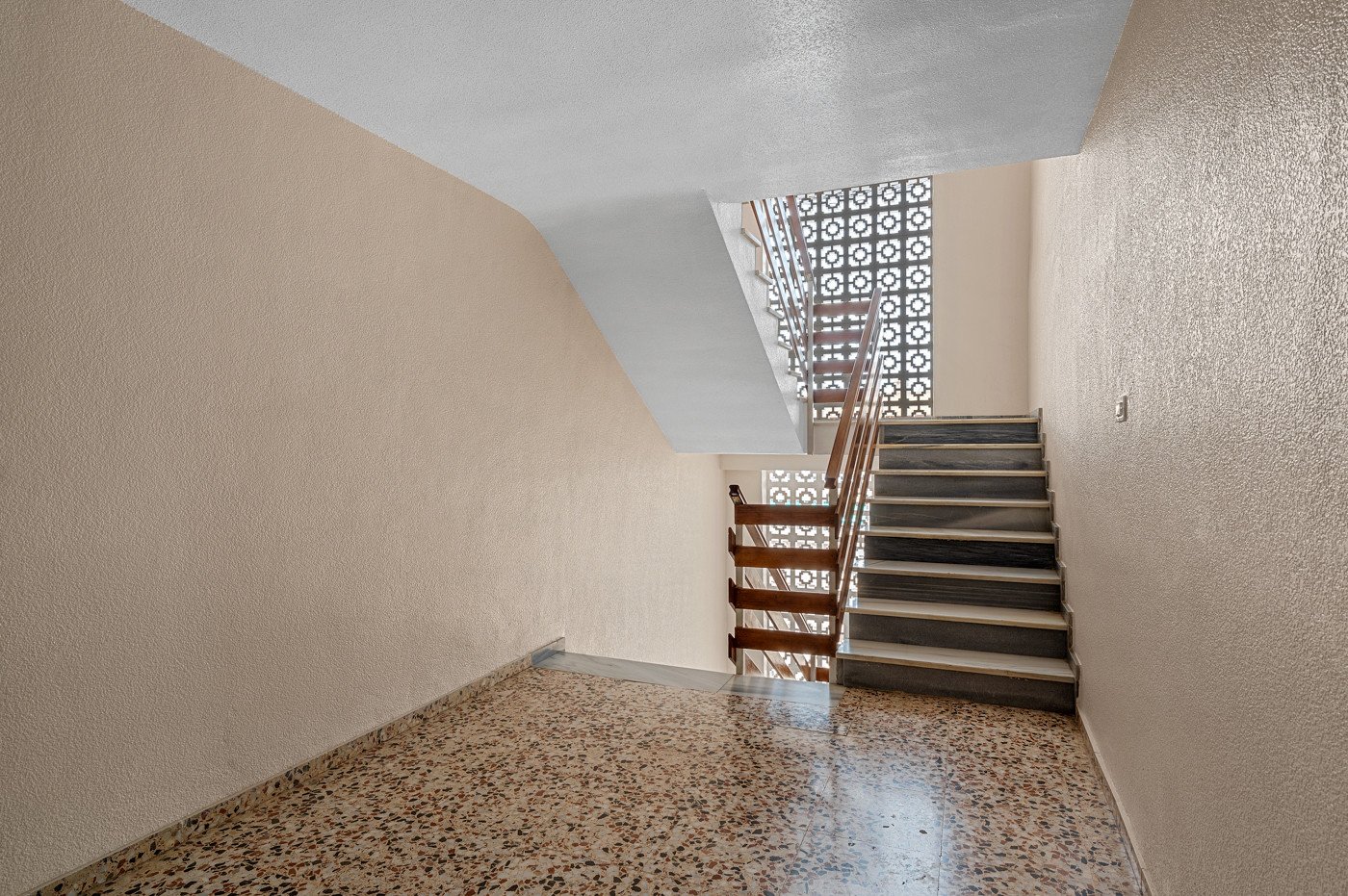 Apartamento en Torrevieja, Alicante, España 2 dormitorios, 70 m2 No. 190371