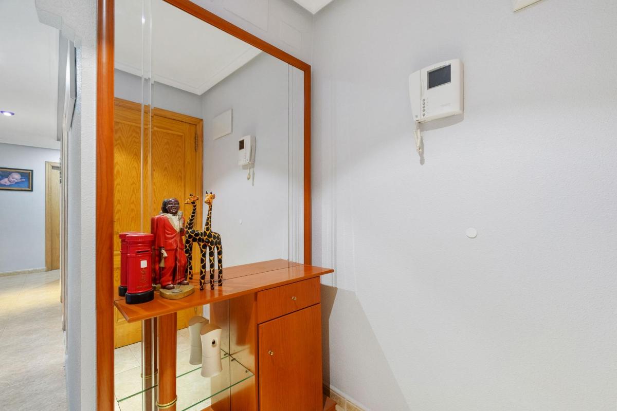 Huoneisto Torrevieja, Alicante, Espanja 3 makuuhuonetta, 96 m2 No. 183848