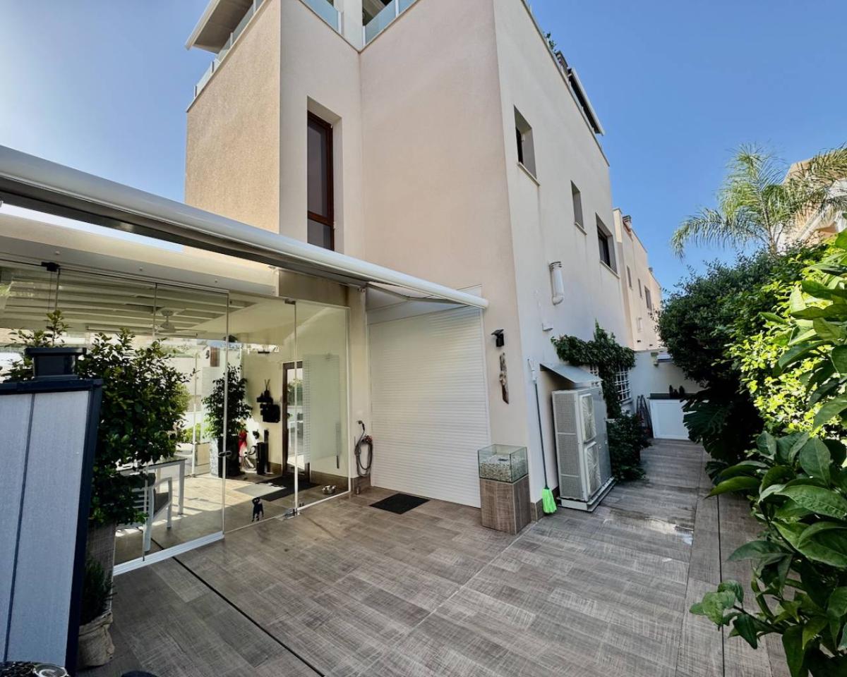 Villa a Ciudad Quesada, Alicante, Spagna 3 camere da letto, 101 mq. N° 112889