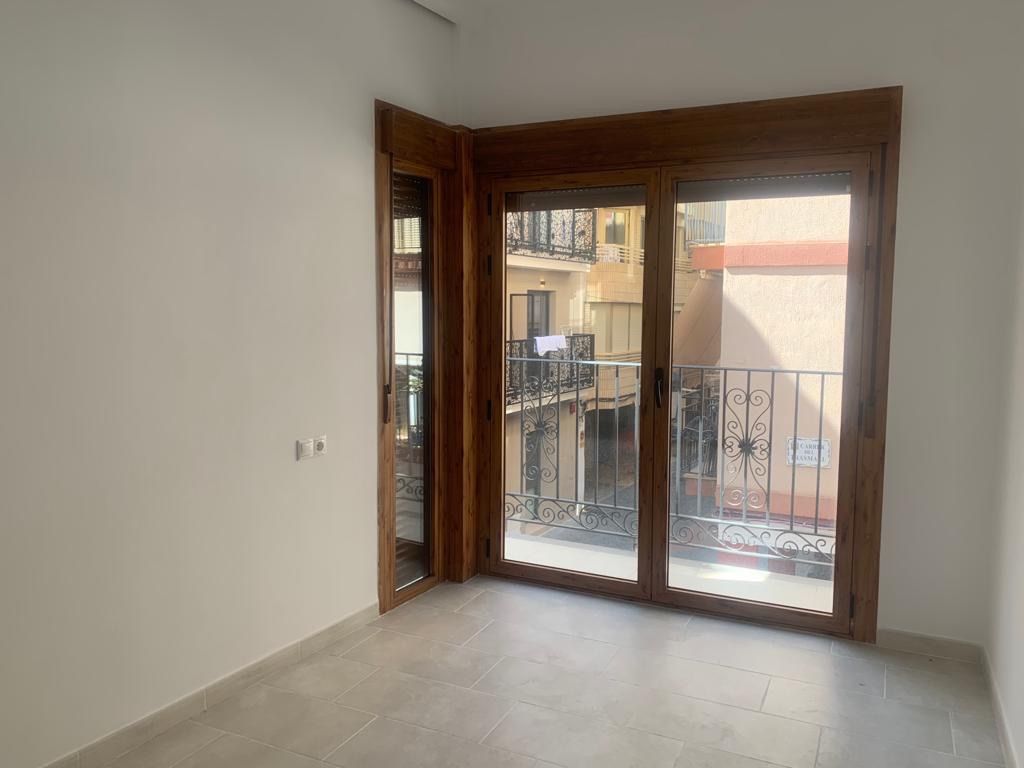 Apartment in Benidorm, Alicante, Spain 6 bedrooms,  No. 95616