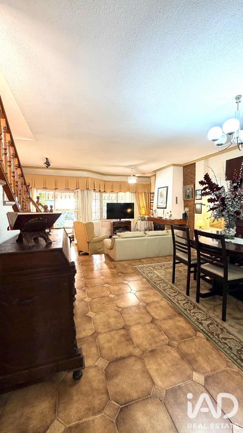 Townhouse in Alicante, Spain 5 bedrooms, 245 sq.m. No. 196562