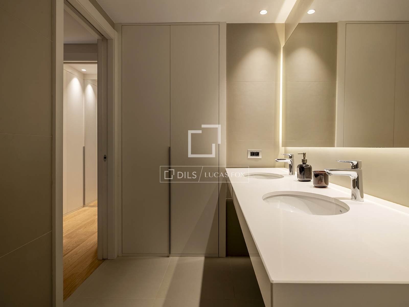 Apartment à Barcelona, Espagne 1 chambre, 173 m2 No. 167964