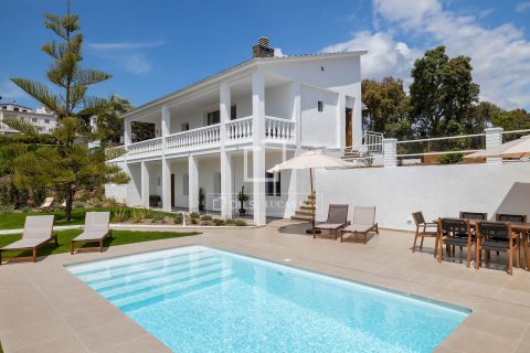 Villa en Sant Pol de Mar, Barcelona, España 4 dormitorios, 250 m2 No. 167961