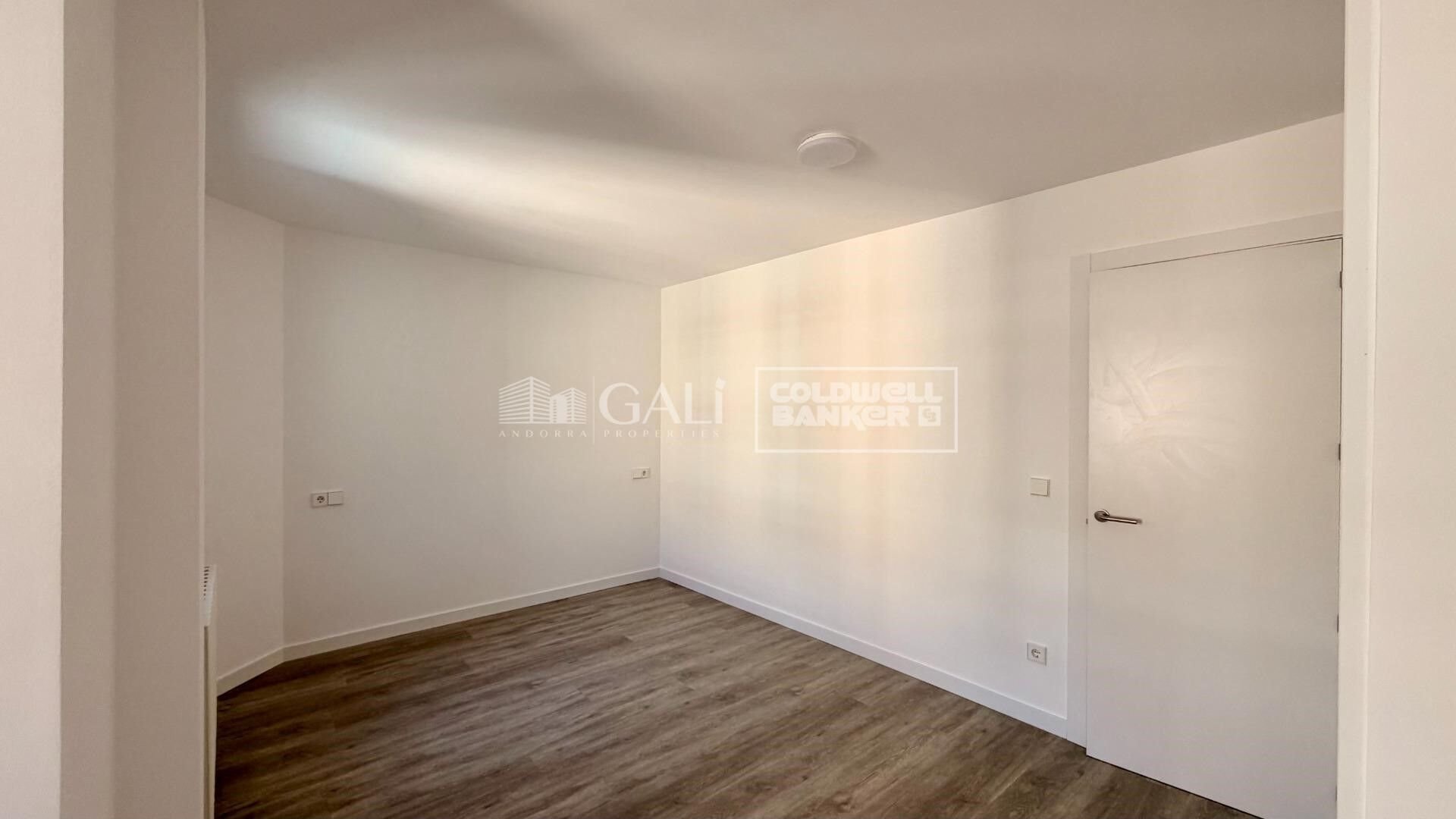 Apartment à Principado De Andorra (Ninguna Poblacion Tiene C.P.), Lleida, Espagne 3 chambres, 143 m2 No. 178414