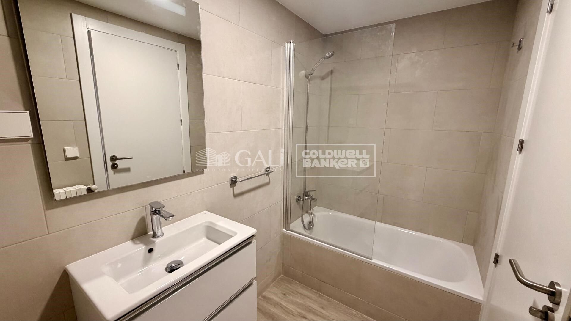 Apartment à Principado De Andorra (Ninguna Poblacion Tiene C.P.), Lleida, Espagne 3 chambres, 143 m2 No. 178414