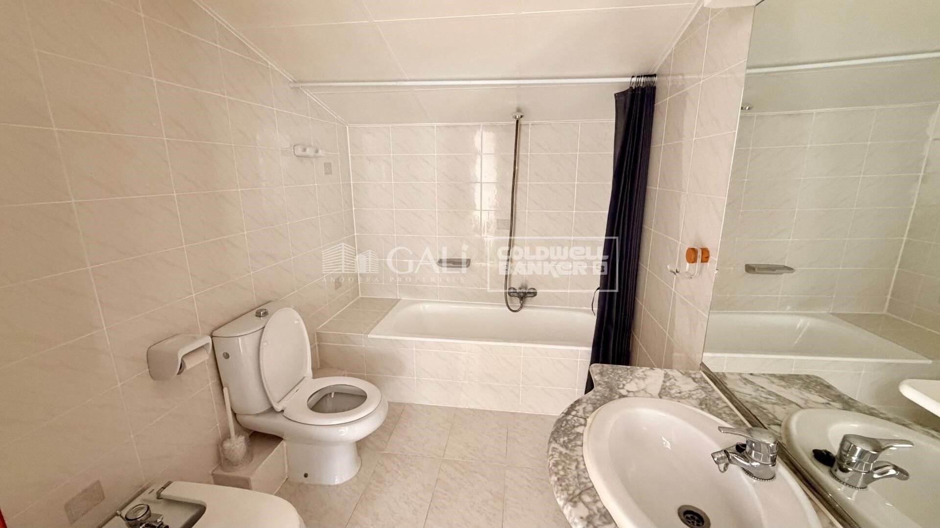 Apartamento en Principado De Andorra (Ninguna Poblacion Tiene C.P.), Lérida, España 2 dormitorios, 70 m2 No. 178416
