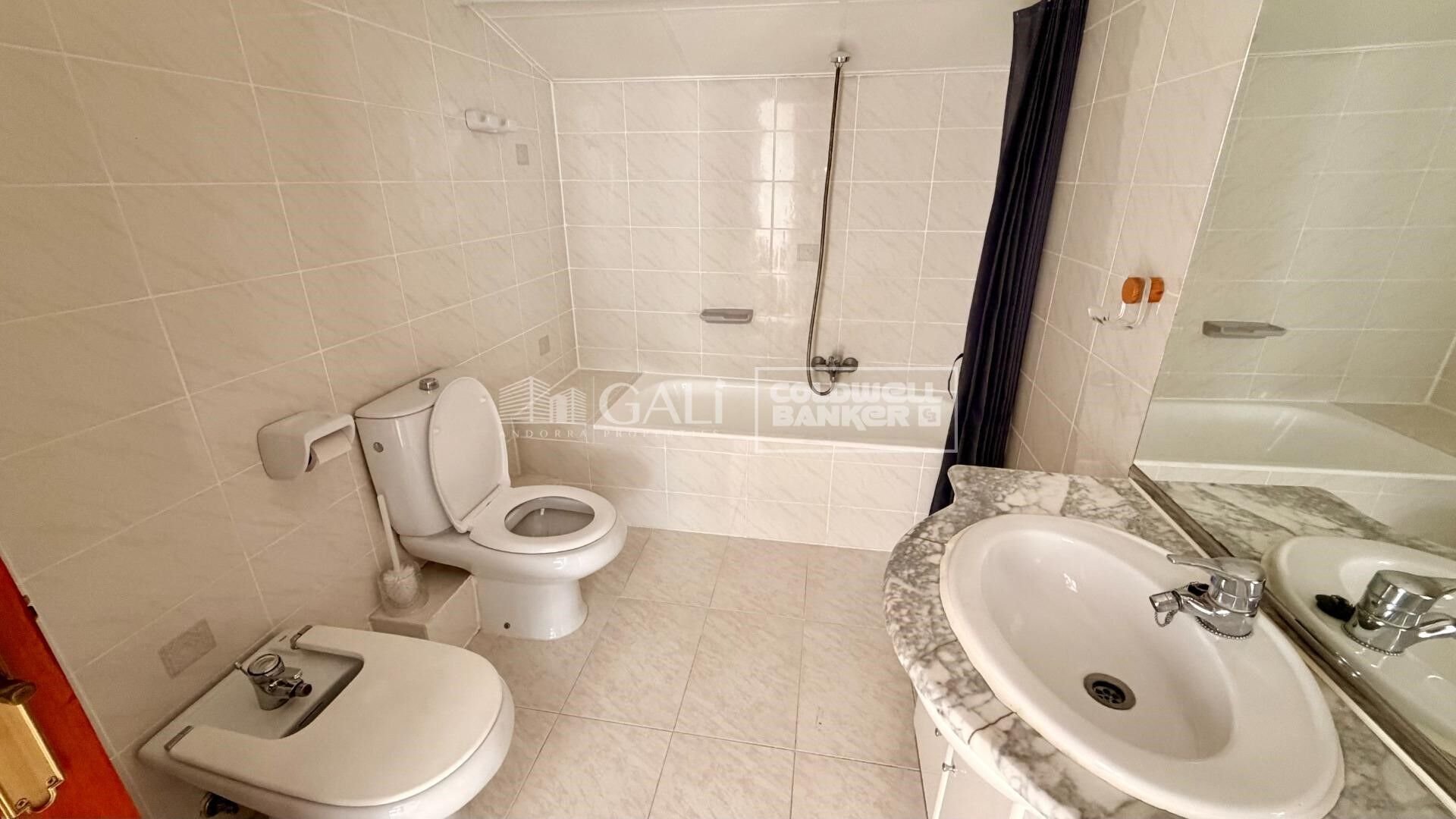 Apartamento en Principado De Andorra (Ninguna Poblacion Tiene C.P.), Lérida, España 2 dormitorios, 70 m2 No. 178416