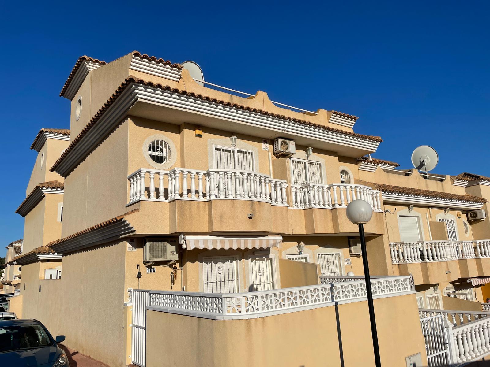 Casa adosada en Villamartin, Alicante, España 2 dormitorios, 78 m2 No. 149975