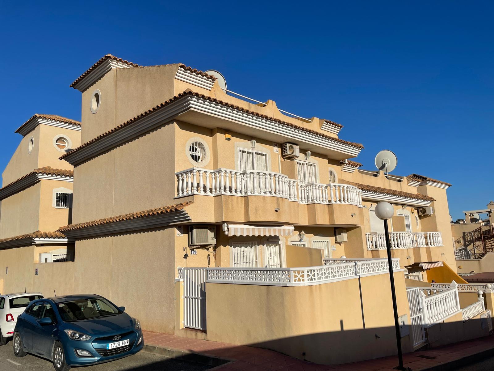 Casa adosada en Villamartin, Alicante, España 2 dormitorios, 78 m2 No. 149975