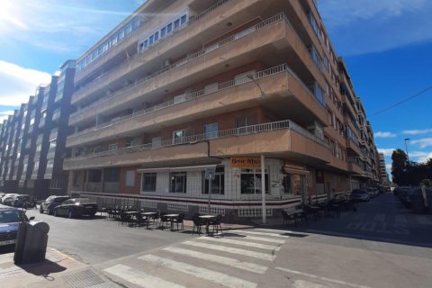 Apartamento en Torrevieja, Alicante, España 3 dormitorios, 105 m2 No. 112926