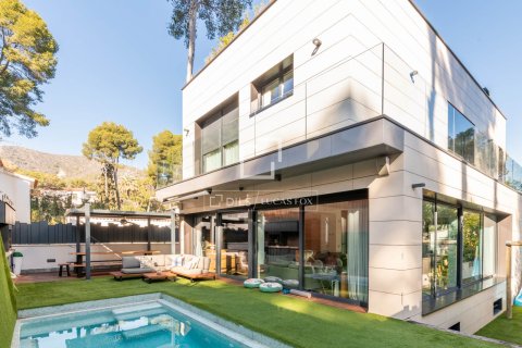 Villa à Castelldefels, Barcelona, Espagne 5 chambres, 362 m2 No. 192871