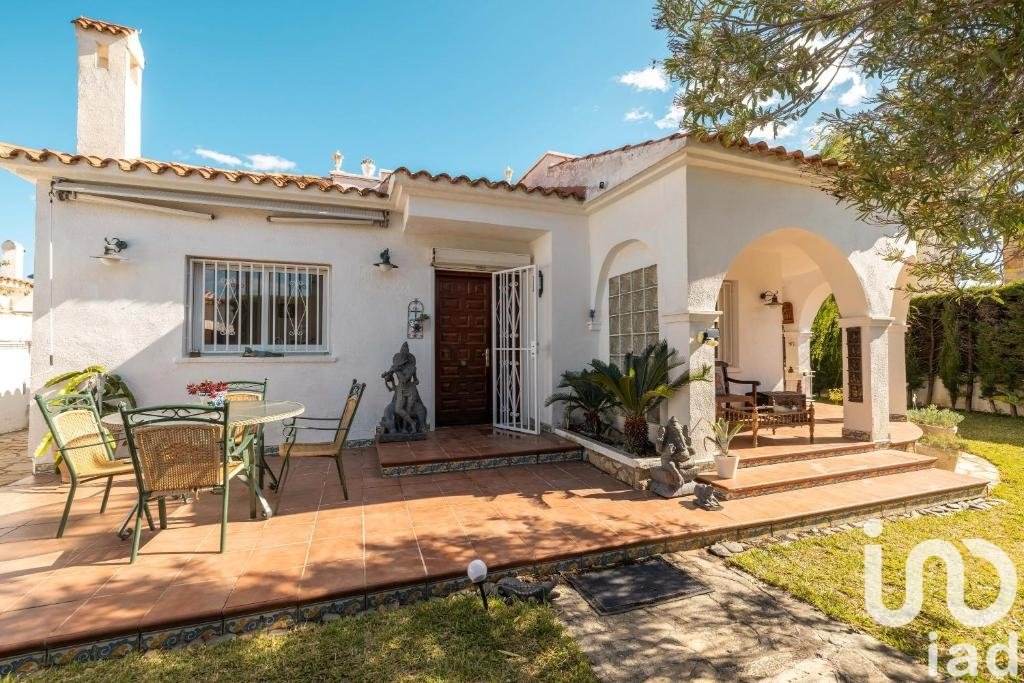 Hus i Cambrils, Tarragona, Spanien 4 sovrum, 111 kvm. Nr. 173353