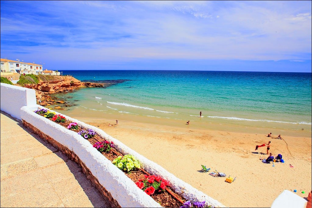 Apartment in Alicante, Spain 3 bedrooms, 244 sq.m. No. 144807