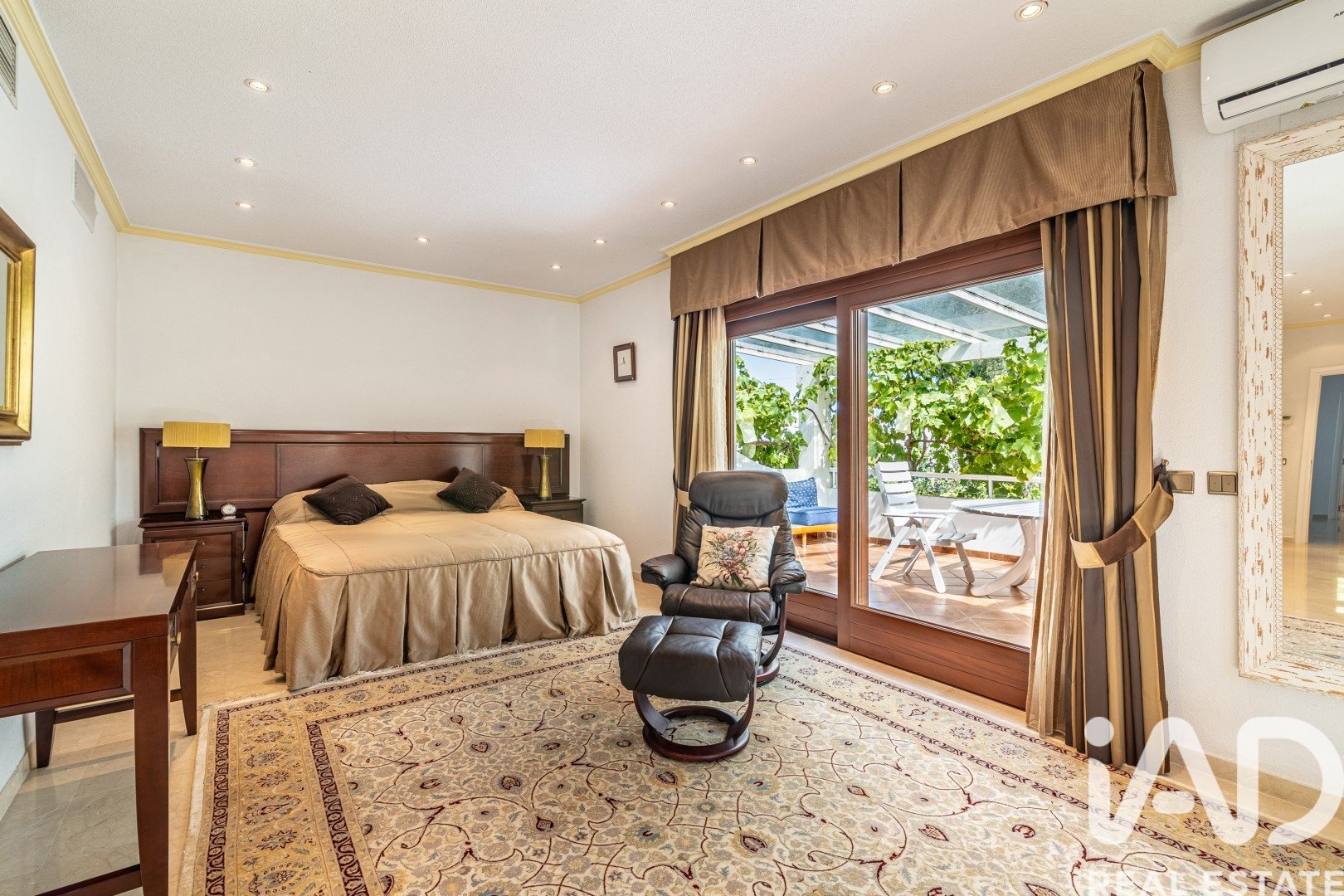 House à Estepona, Malaga, Espagne 5 chambres, 600 m2 No. 173068