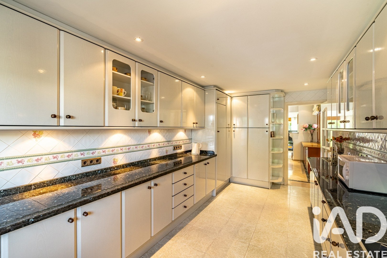 House à Estepona, Malaga, Espagne 5 chambres, 600 m2 No. 173068