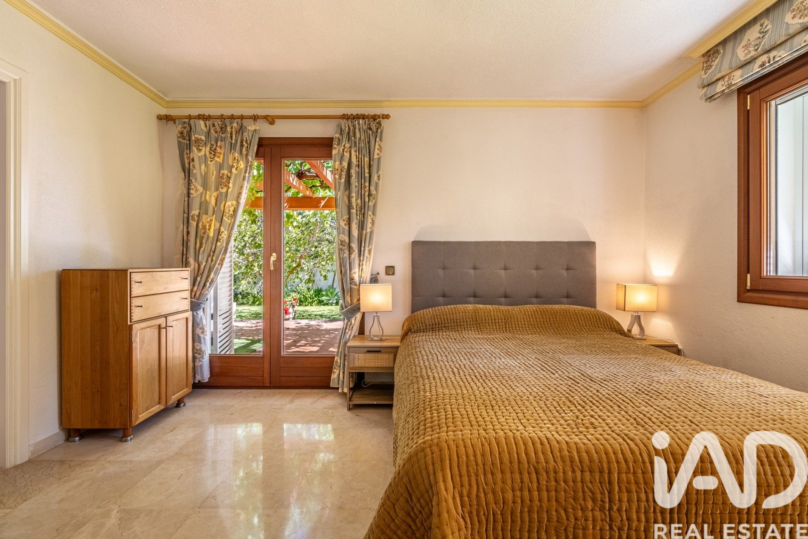 House à Estepona, Malaga, Espagne 5 chambres, 600 m2 No. 173068