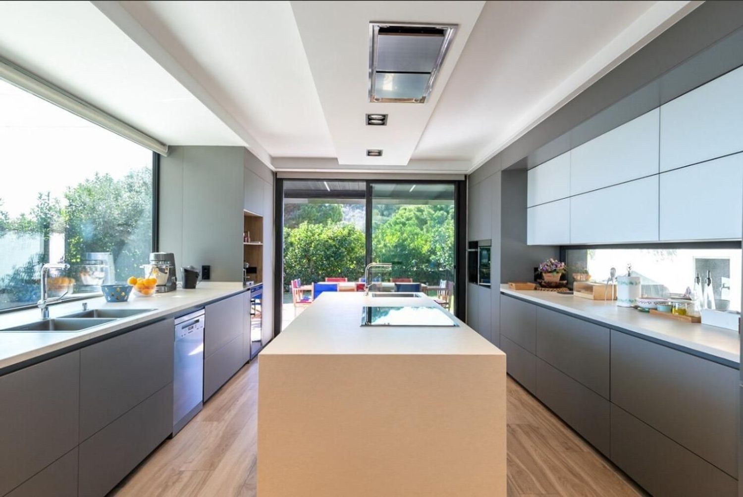 House in Castelldefels, Barcelona, Spain 8 bedrooms,  No. 164797