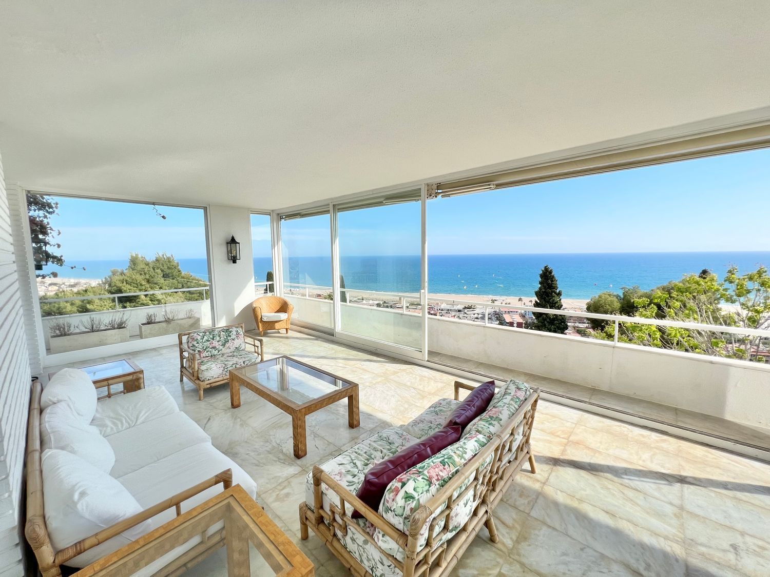 Talo Castelldefels, Barcelona, Espanja 7 makuuhuonetta, 723 m2 No. 164798