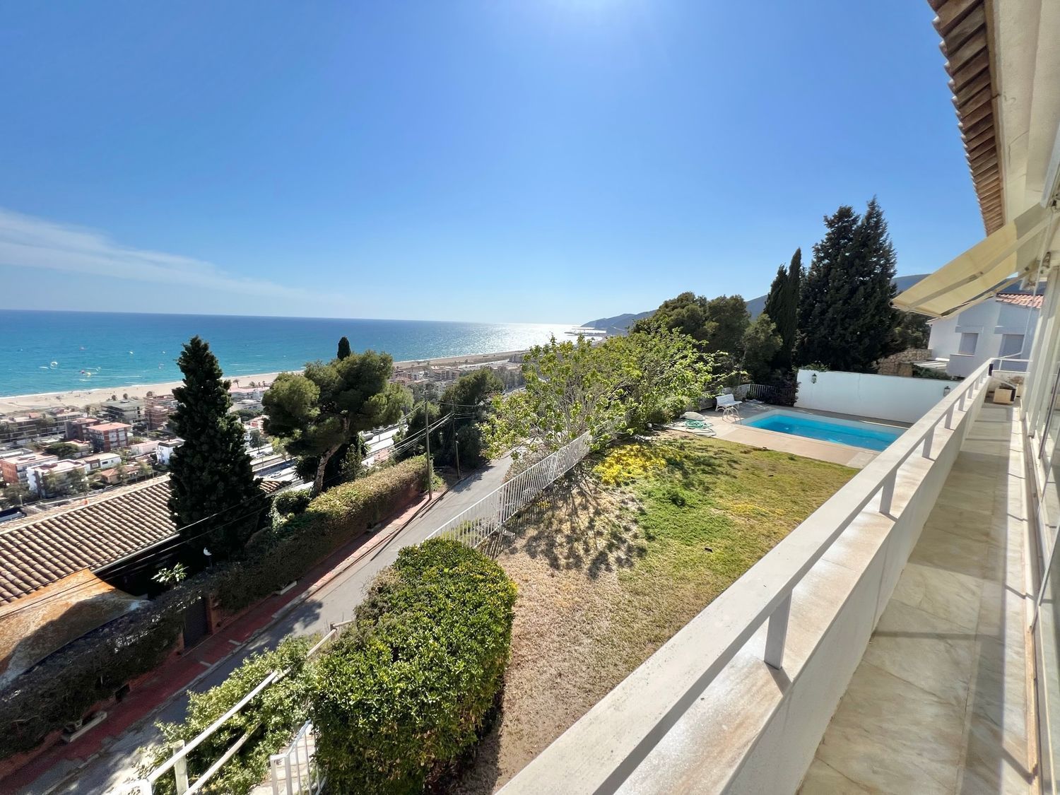 Talo Castelldefels, Barcelona, Espanja 7 makuuhuonetta, 723 m2 No. 164798