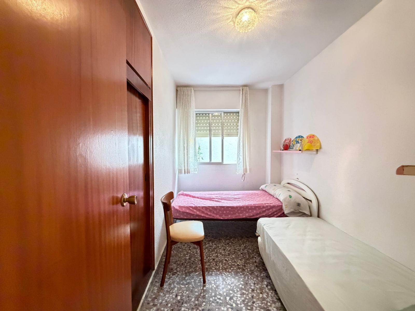 Apartment in Torrevieja, Alicante, Spain 3 bedrooms, 103 sq.m. No. 196290