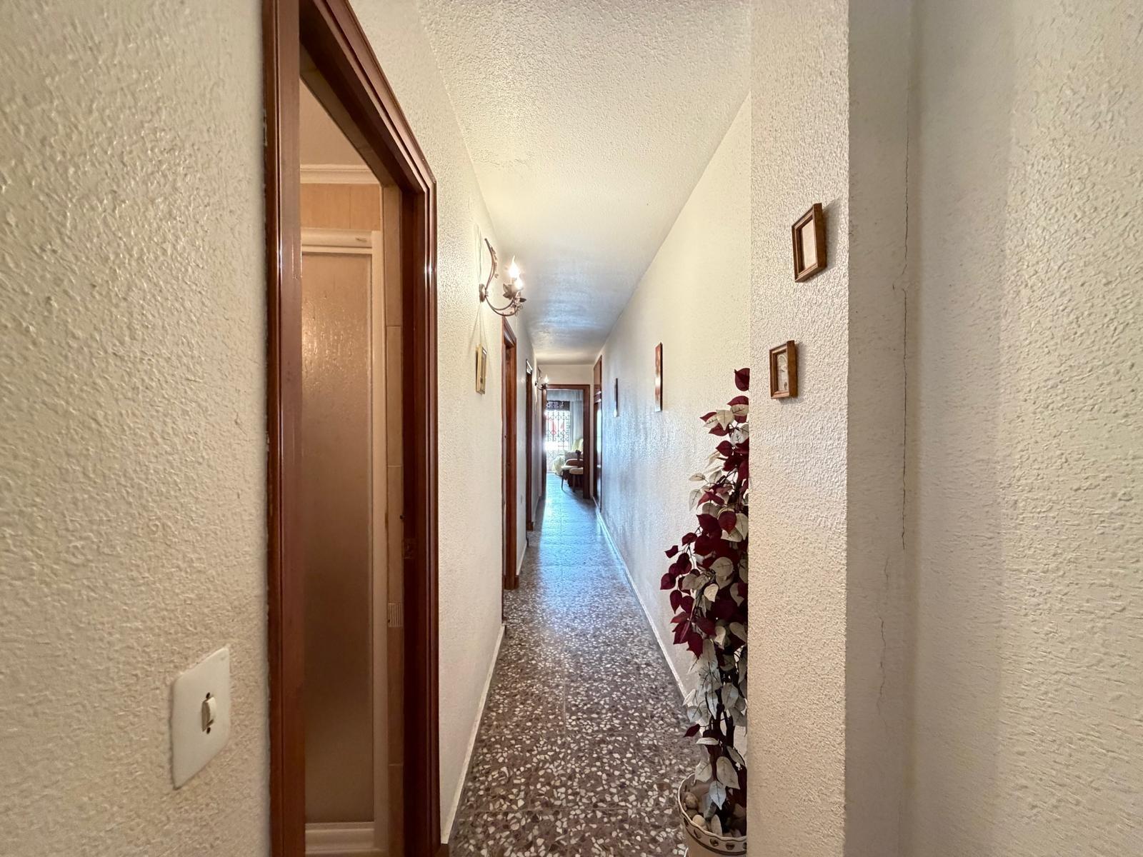 Apartment in Torrevieja, Alicante, Spain 3 bedrooms, 103 sq.m. No. 196290
