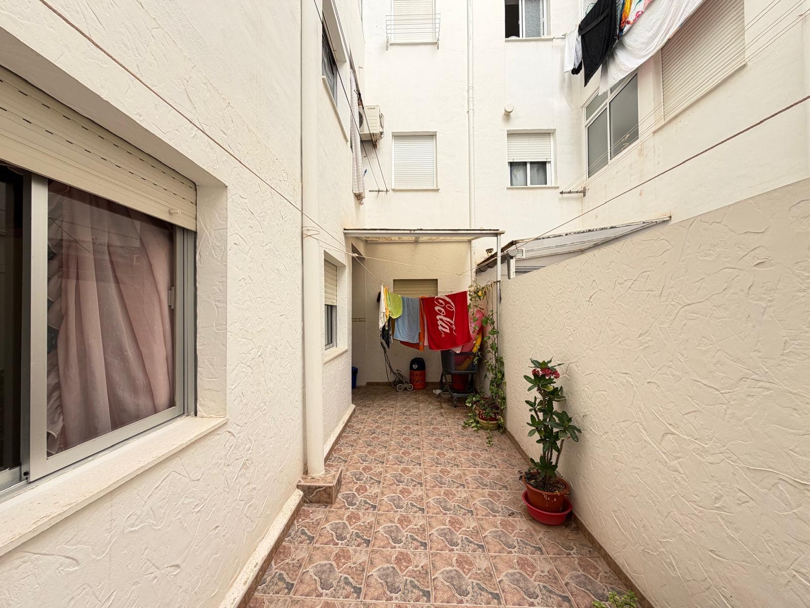 Apartment in Torrevieja, Alicante, Spain 3 bedrooms, 103 sq.m. No. 196290