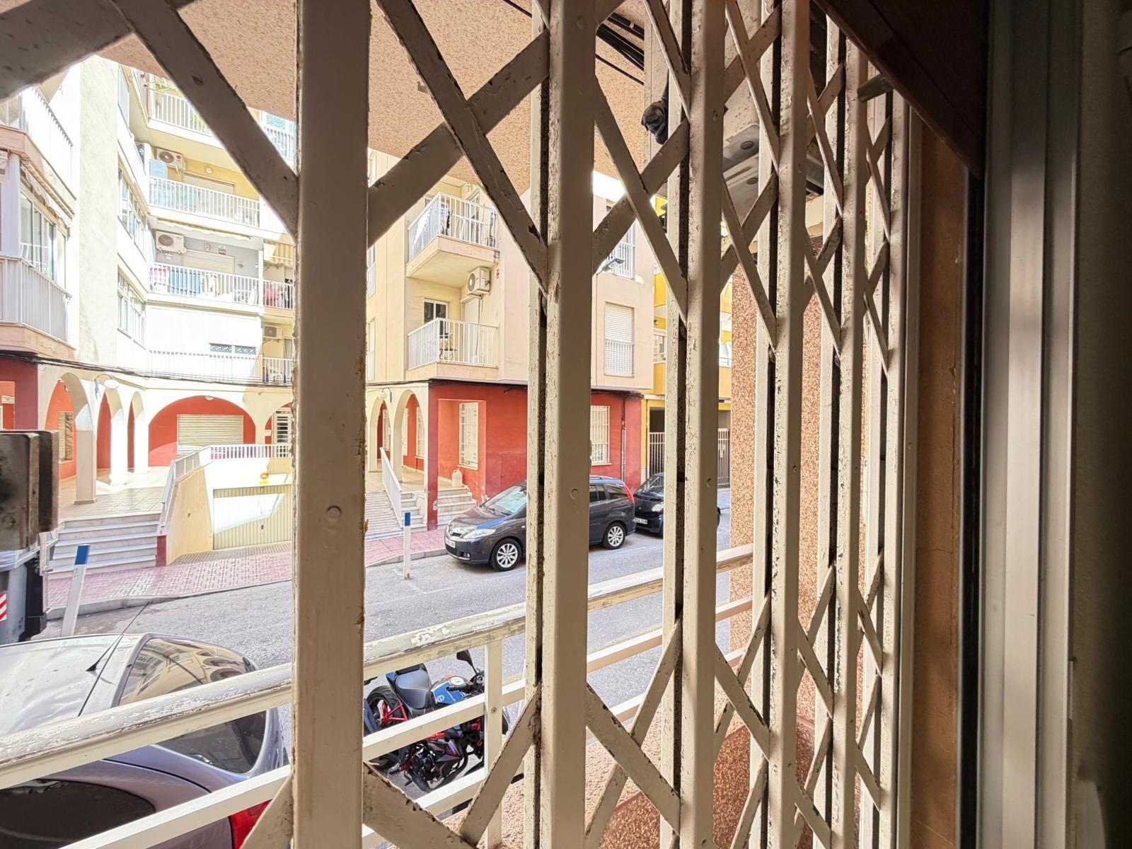 Apartment in Torrevieja, Alicante, Spain 3 bedrooms, 103 sq.m. No. 196290