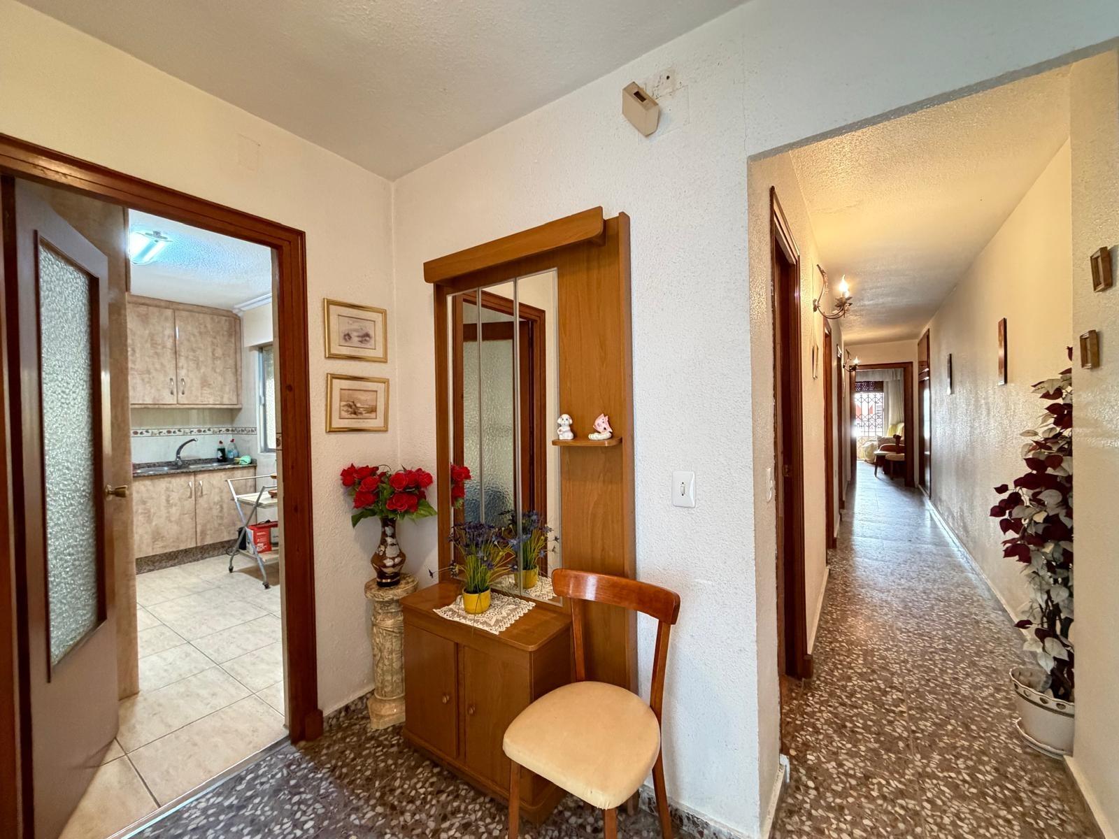 Apartment in Torrevieja, Alicante, Spain 3 bedrooms, 103 sq.m. No. 196290