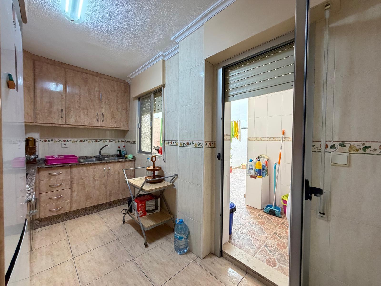 Apartment in Torrevieja, Alicante, Spain 3 bedrooms, 103 sq.m. No. 196290