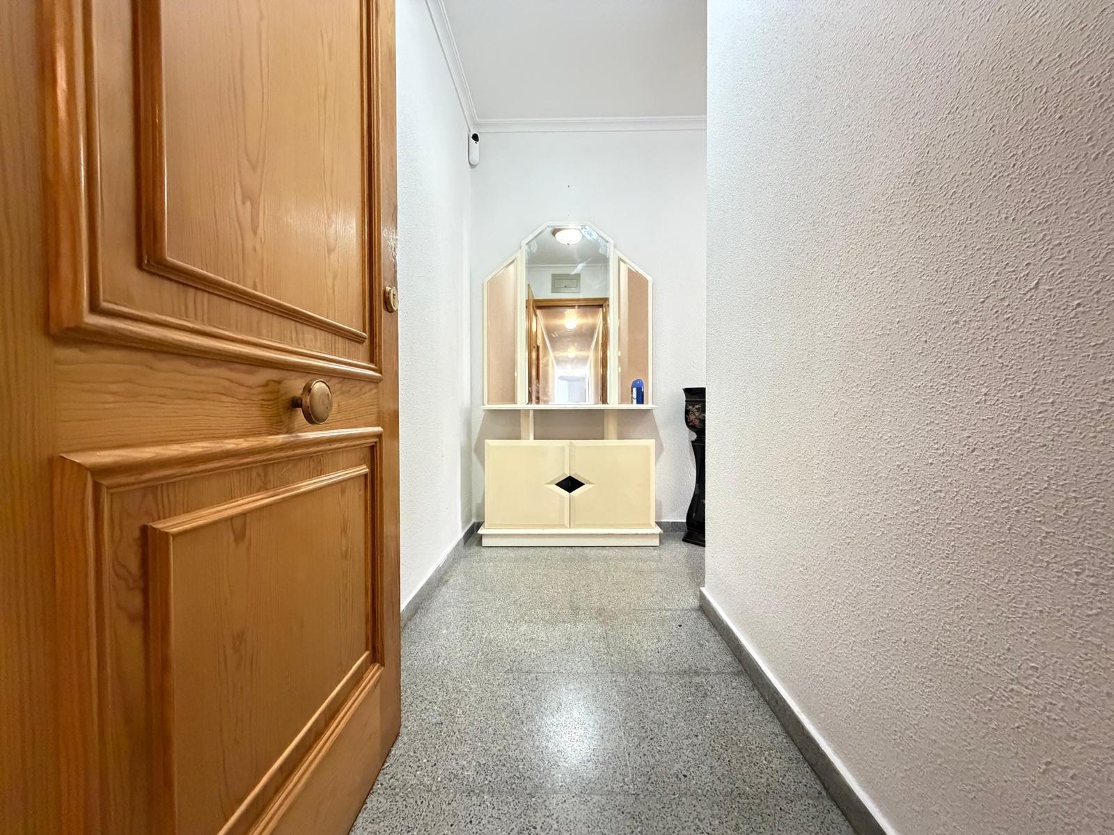 Appartamento a Torrevieja, Alicante, Spagna 2 camere da letto, 84 mq. N° 196288