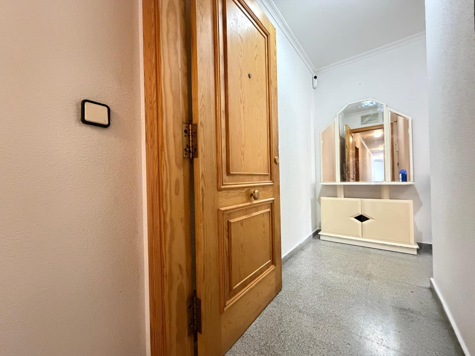 Appartamento a Torrevieja, Alicante, Spagna 2 camere da letto, 84 mq. N° 196288