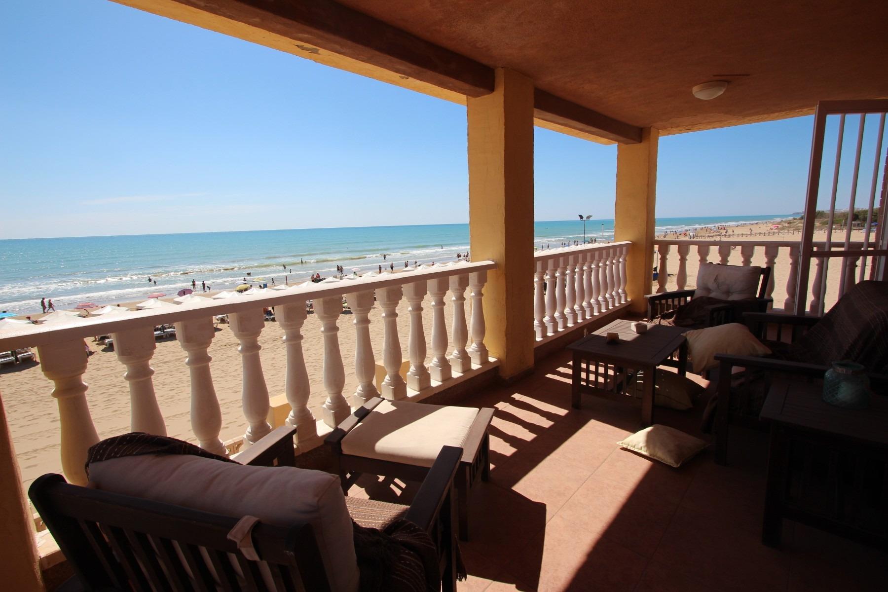 Villa a Guardamar del Segura, Alicante, Spagna 7 camere da letto, 260 mq. N° 80213