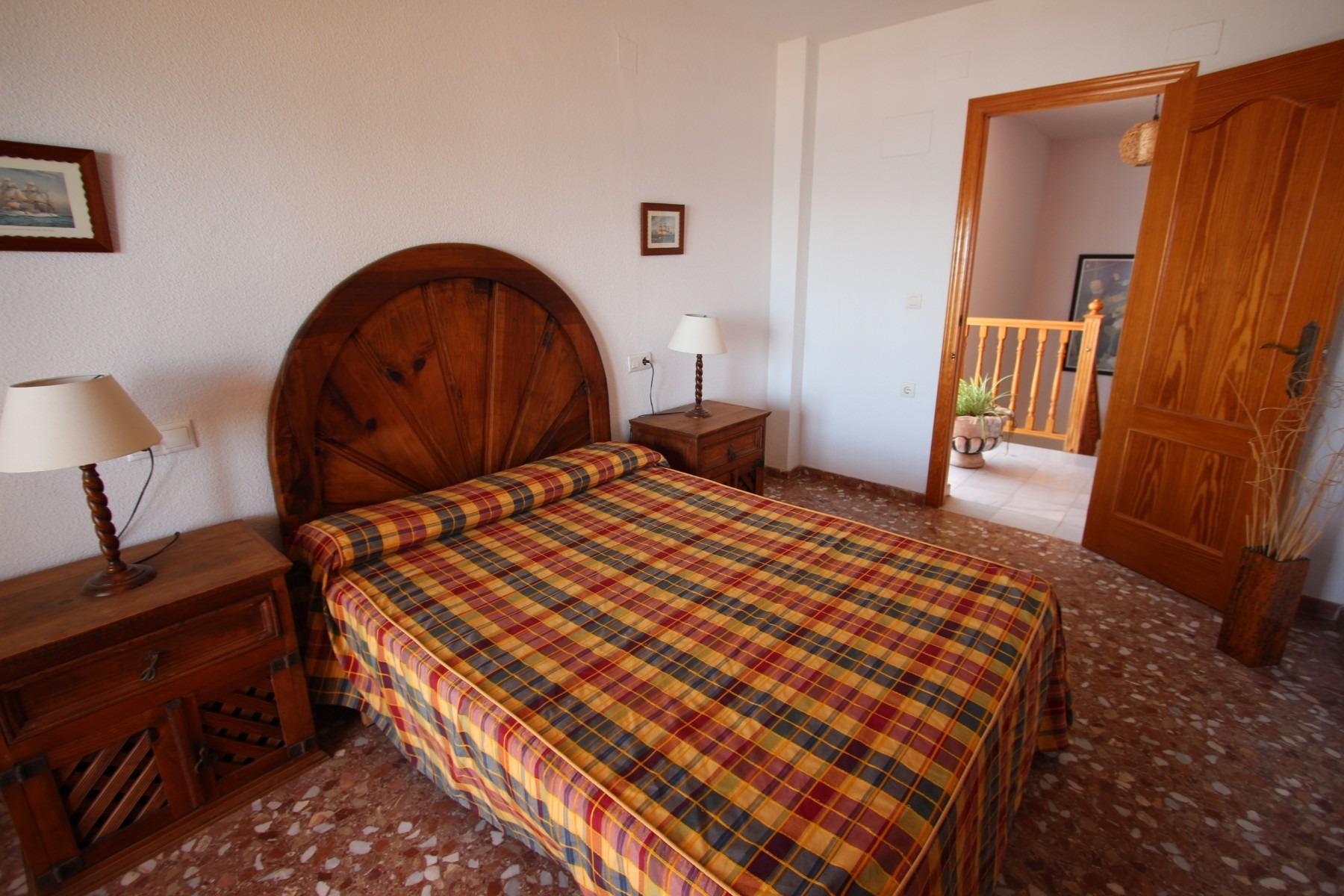 Villa a Guardamar del Segura, Alicante, Spagna 7 camere da letto, 260 mq. N° 80213