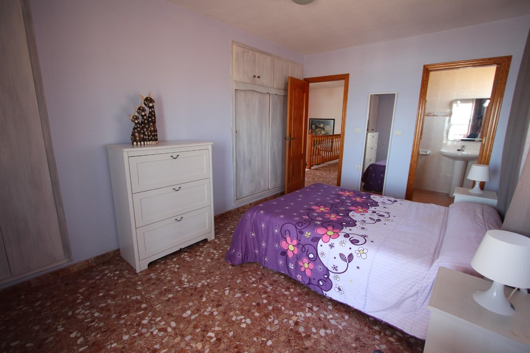 Villa a Guardamar del Segura, Alicante, Spagna 7 camere da letto, 260 mq. N° 80213