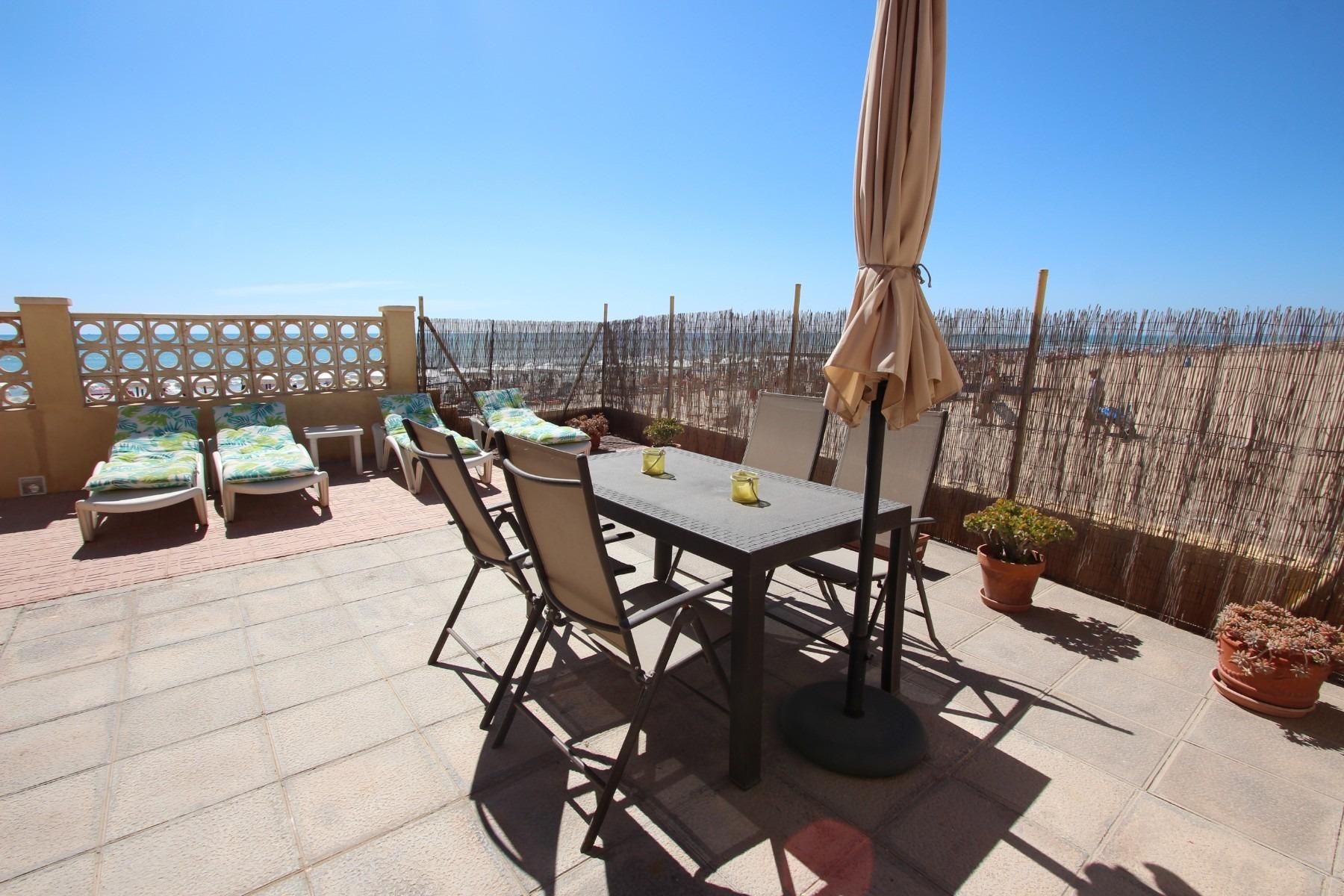 Villa a Guardamar del Segura, Alicante, Spagna 7 camere da letto, 260 mq. N° 80213