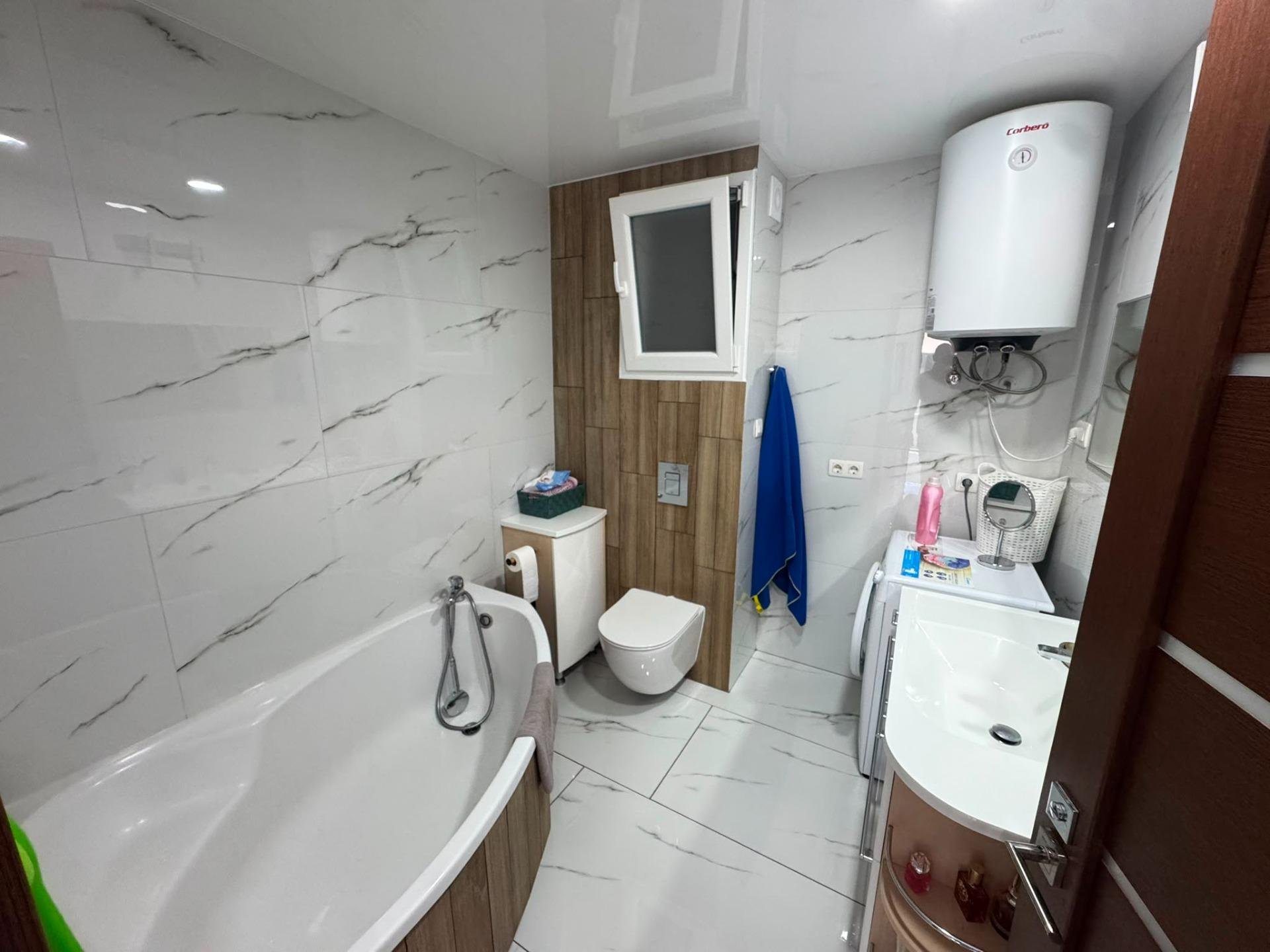 Apartamento en Torrevieja, Alicante, España 2 dormitorios, 81 m2 No. 193141