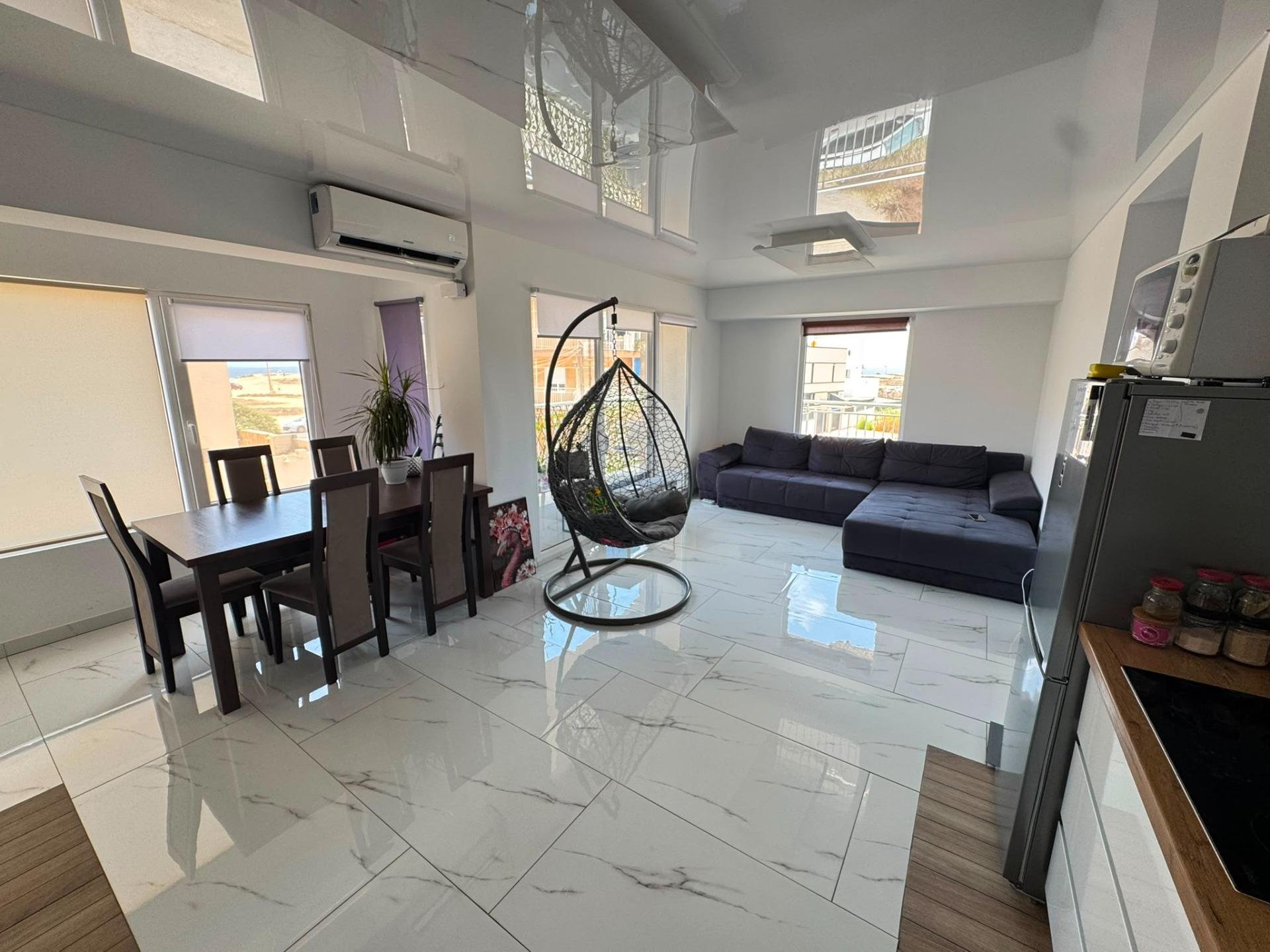 Apartamento en Torrevieja, Alicante, España 2 dormitorios, 81 m2 No. 193141