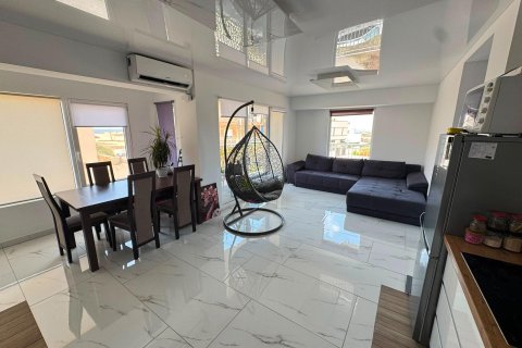 Apartamento en Torrevieja, Alicante, España 2 dormitorios, 81 m2 No. 193141