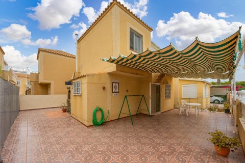 Villa a Torrevieja, Alicante, Spagna 3 camere da letto, 73 mq. N° 193140