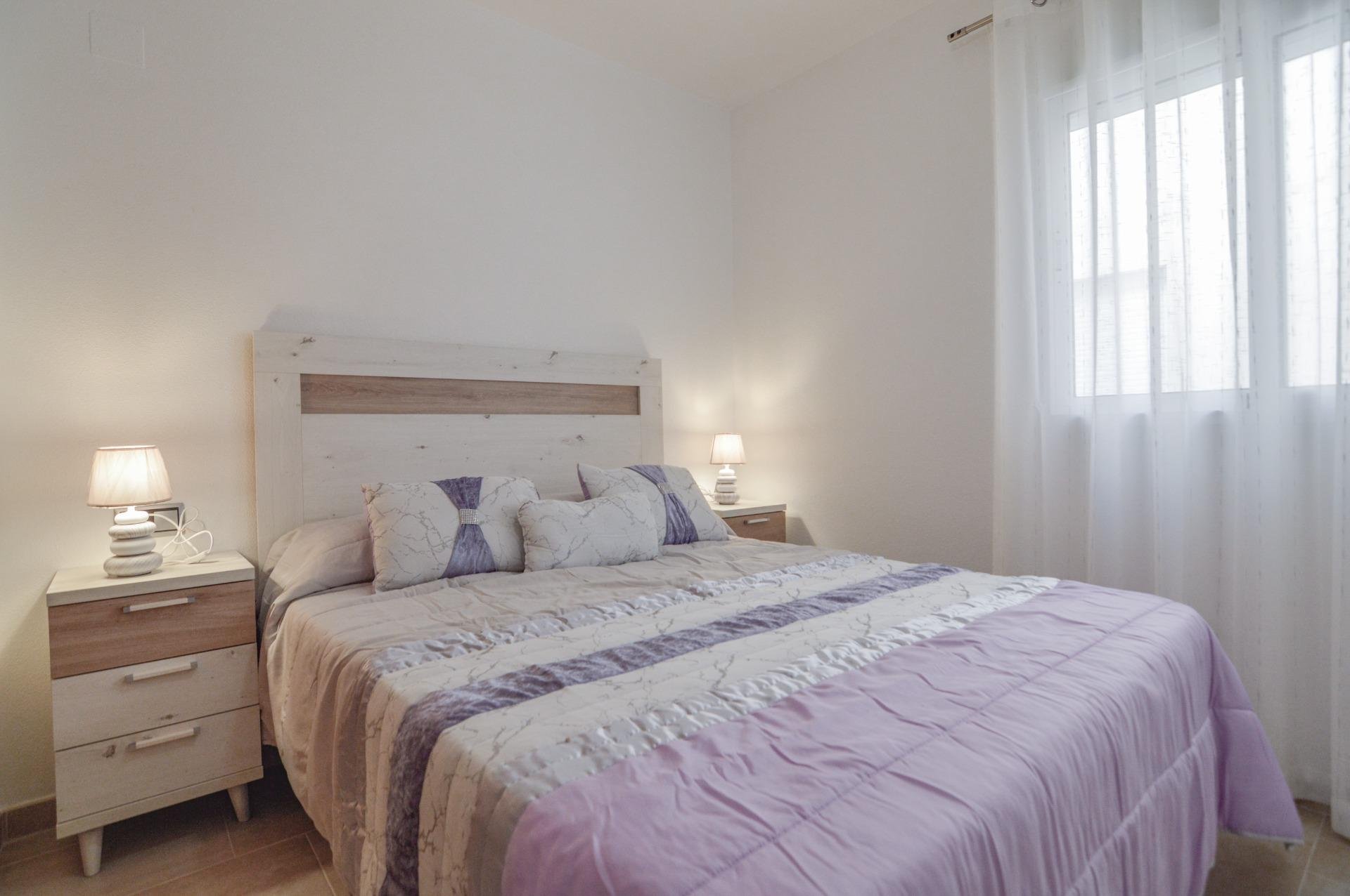 Apartamento en Torrevieja, Alicante, España 2 dormitorios, 75 m2 No. 193137