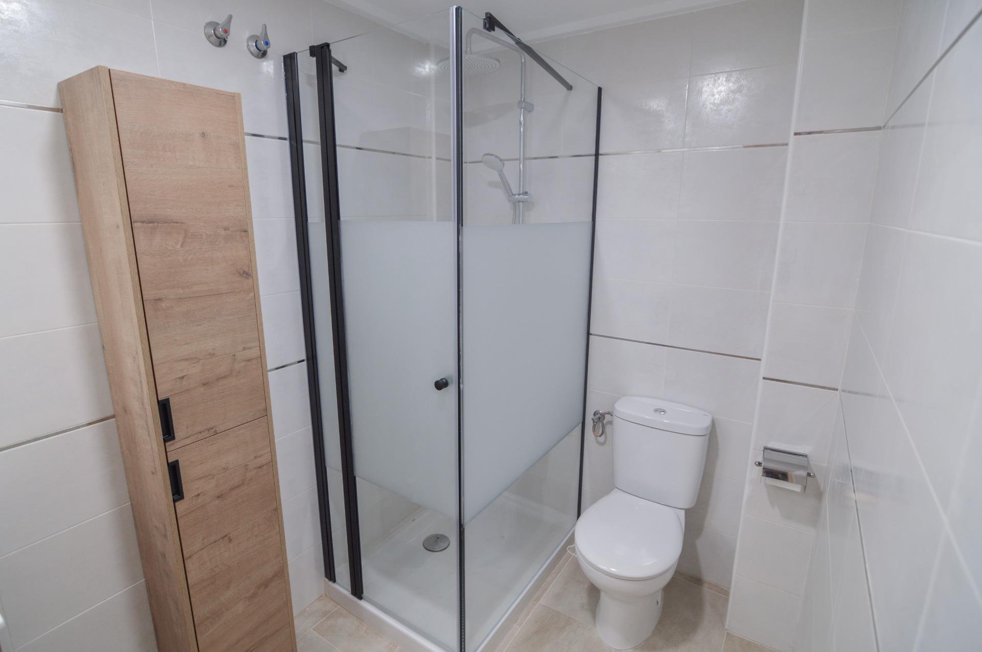 Apartamento en Torrevieja, Alicante, España 2 dormitorios, 75 m2 No. 193137