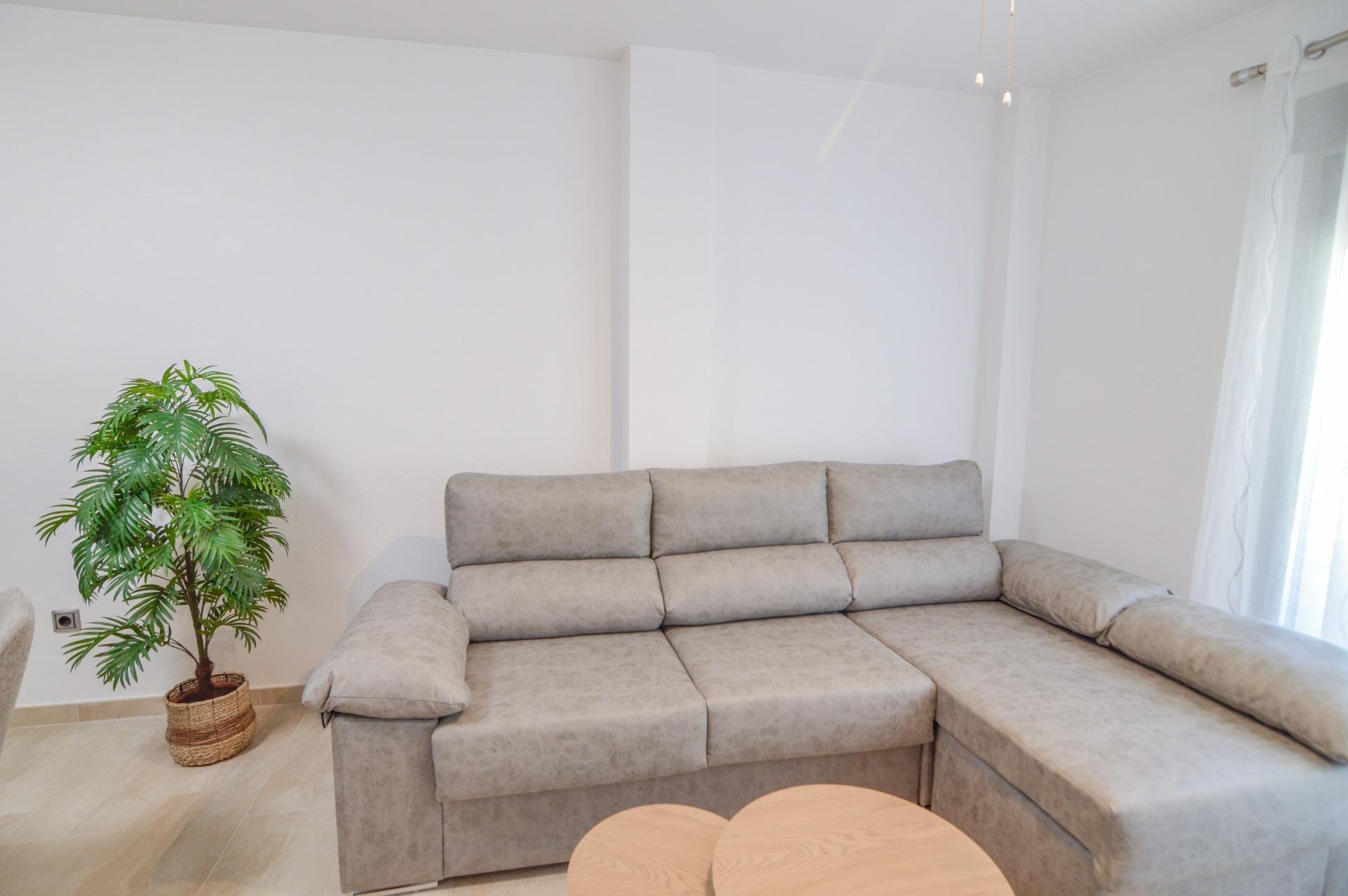 Apartamento en Torrevieja, Alicante, España 2 dormitorios, 75 m2 No. 193137
