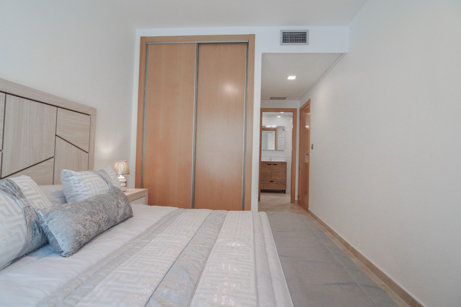 Apartamento en Torrevieja, Alicante, España 2 dormitorios, 75 m2 No. 193137