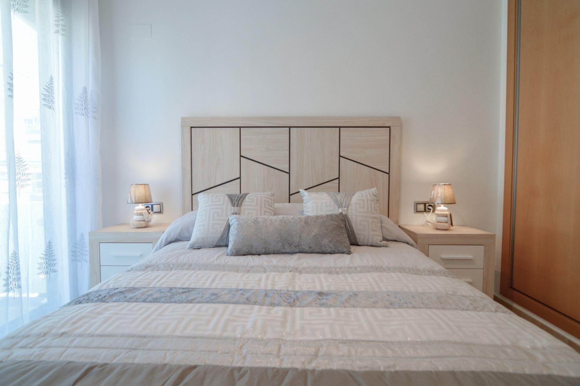 Apartamento en Torrevieja, Alicante, España 2 dormitorios, 75 m2 No. 193137