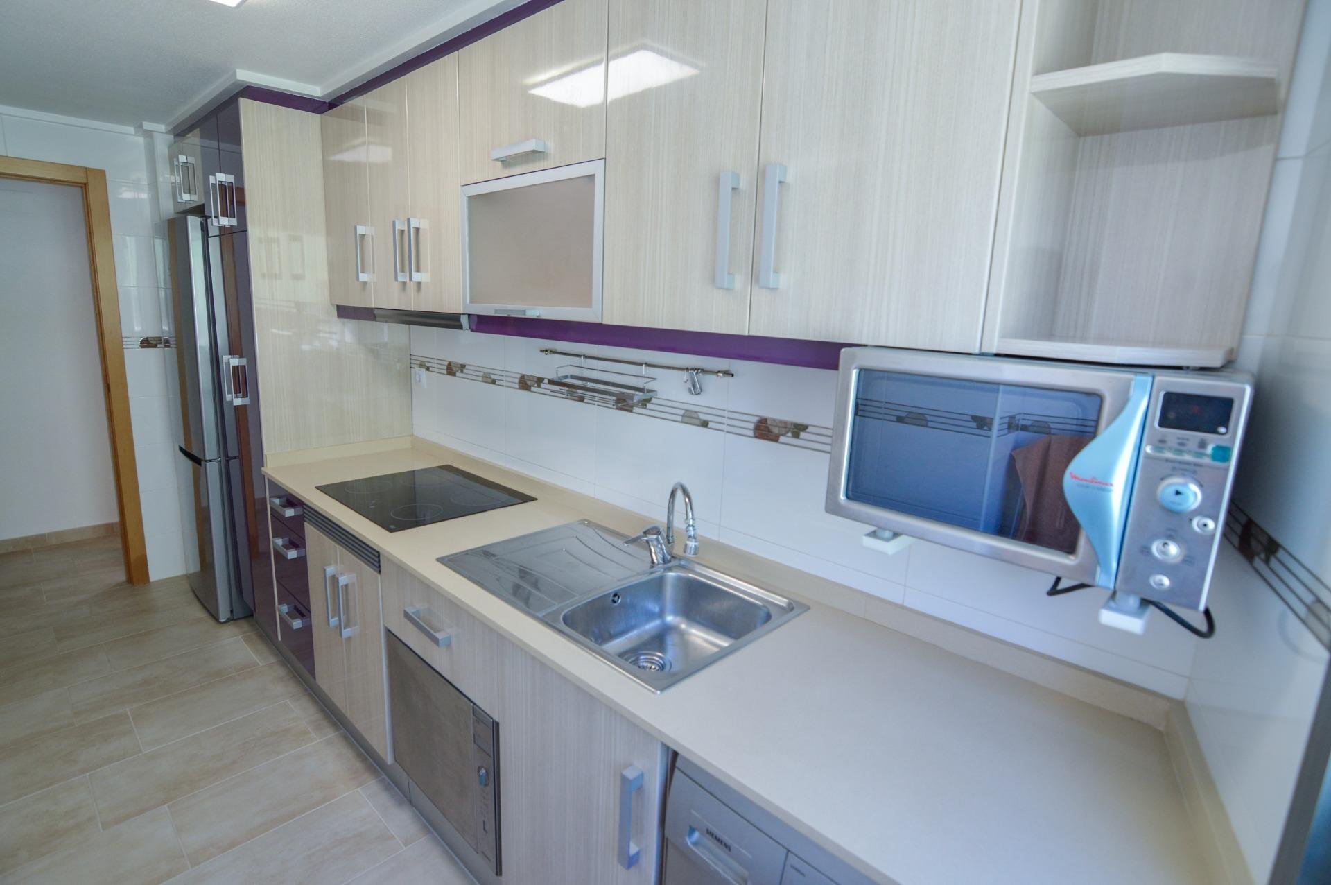 Apartamento en Torrevieja, Alicante, España 2 dormitorios, 75 m2 No. 193137