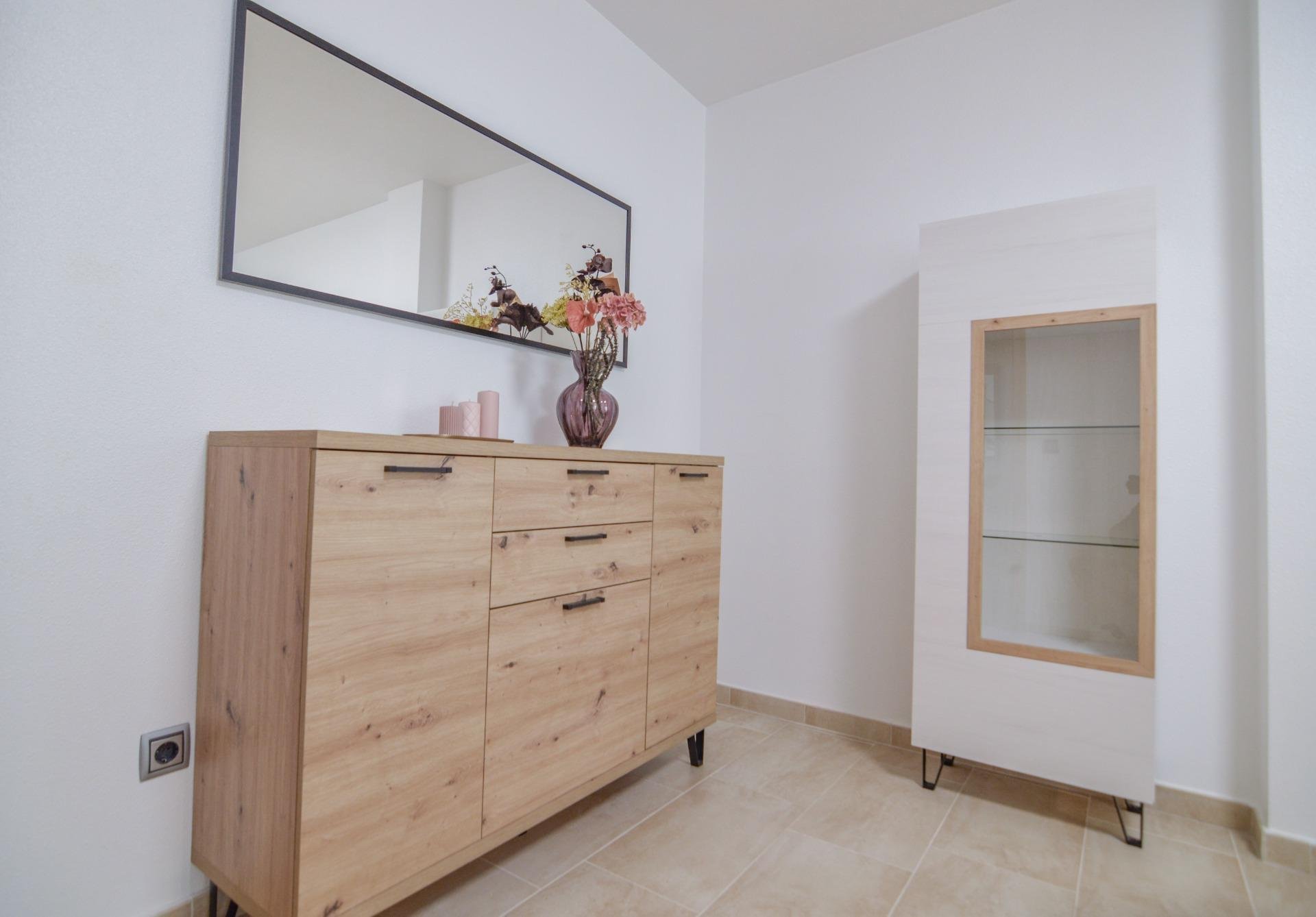 Apartamento en Torrevieja, Alicante, España 2 dormitorios, 75 m2 No. 193137