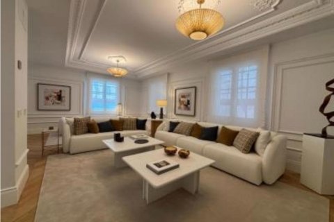 Apartament w Madrid, Hiszpania 5 sypialni, 316 mkw. nr 181262
