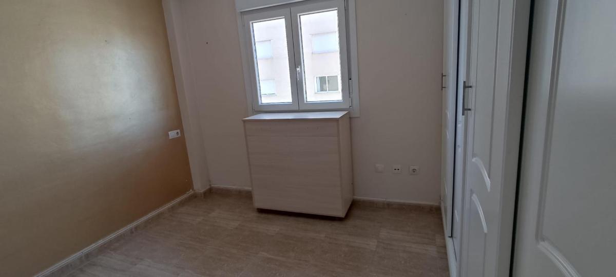 Apartamento en Guardamar del Segura, Alicante, España 2 dormitorios, 78 m2 No. 183796