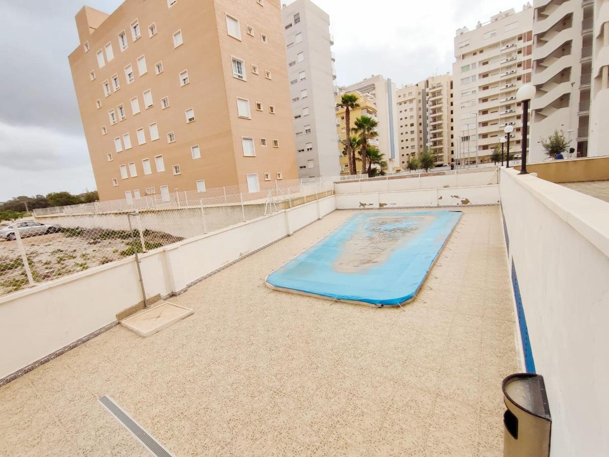 Apartamento en Guardamar del Segura, Alicante, España 2 dormitorios, 78 m2 No. 183796